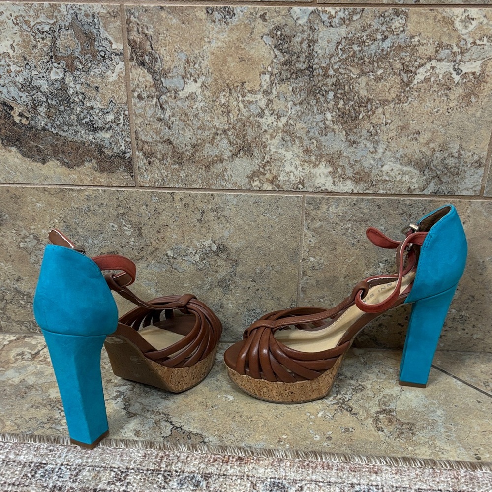 Gianni Bini Turquoise and Brown Platform Heels
